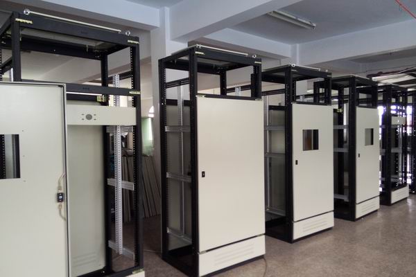 崇仁控制柜-3683厂家控制柜检修需要注意的